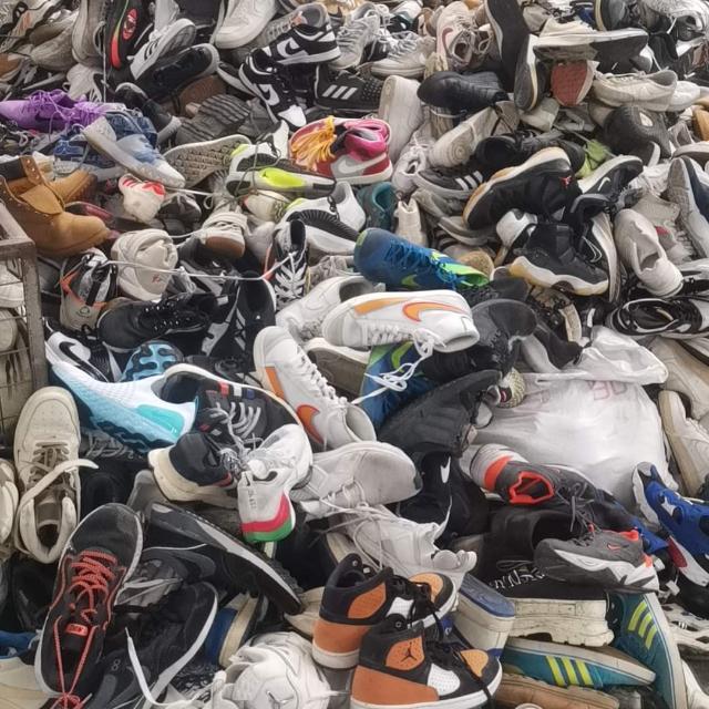 Join Use branded shoes WhatsApp Group